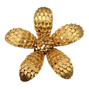 Vintage BSK Flower Brooch Pin Gold Tone 2.5" 0885